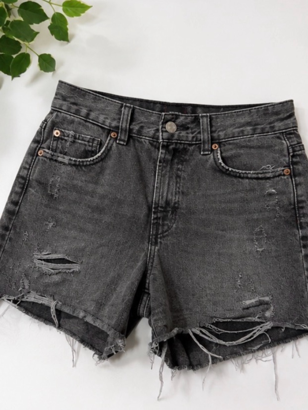 BDG Urban Outfitters Distressed High Rise Denim Shorts – Size 25